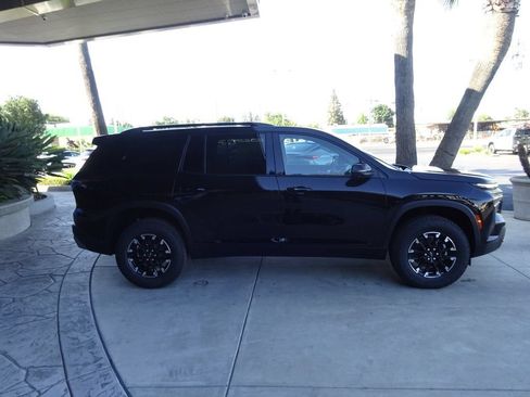 New 2026 Chevrolet Traverse Z71 w/ Enhanced Driving Package AWD/4WD image 8
