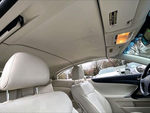 Used 2010 Lexus IS 250C image 12