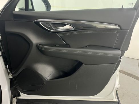 Used 2023 Buick Envision Essence image 30