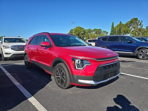 Certified 2023 Kia Niro EX image 1