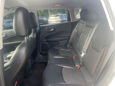 Used 2019 Jeep Compass Trailhawk AWD/4WD image 11