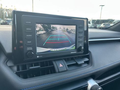 Used 2022 Toyota RAV4 SE image 19