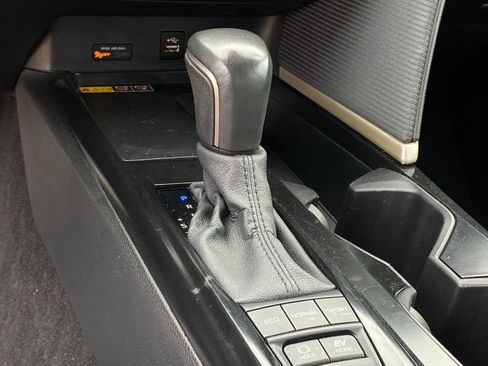 Used 2025 Toyota Camry SE FWD image 22