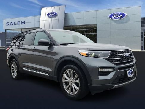 Certified 2023 Ford Explorer XLT w/ Equipment Group 202A AWD/4WD image 1