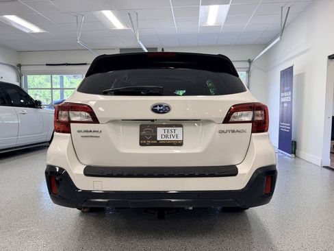 Used 2018 Subaru Outback 2.5i Touring w/ Protection Package #1 AWD/4WD image 7