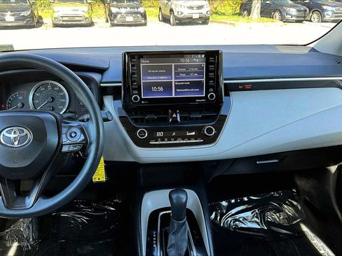 Used 2022 Toyota Corolla LE FWD image 6