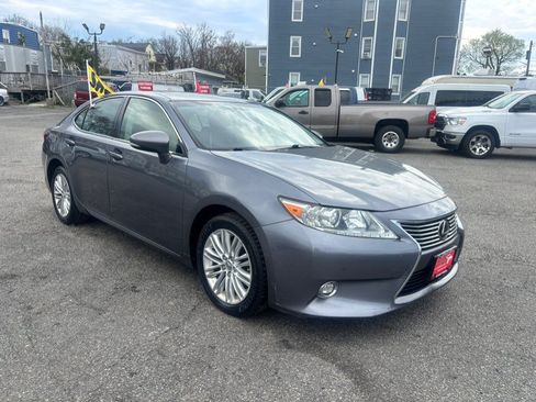 Used 2015 Lexus ES 350 w/ Luxury Package FWD image 7