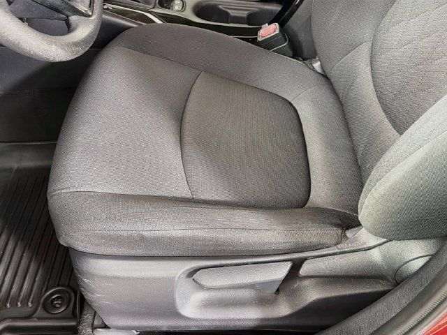 Used 2020 Toyota Corolla LE FWD image 21