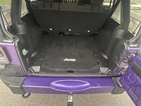 Used 2017 Jeep Wrangler Unlimited Sahara AWD/4WD image 20