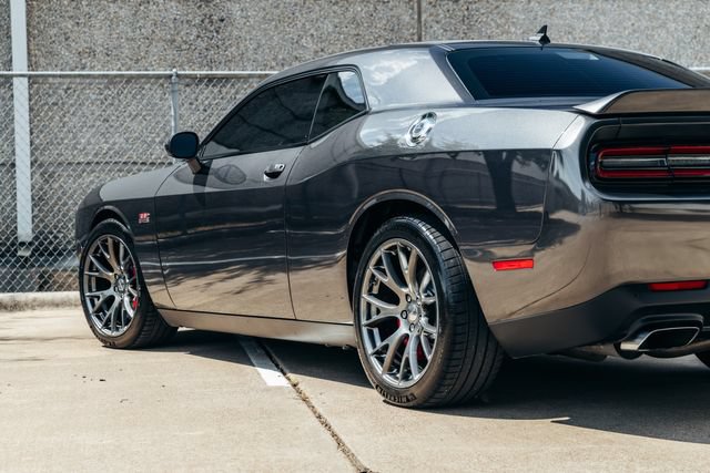Used 2015 Dodge Challenger SRT w/ Technology Group RWD image 55