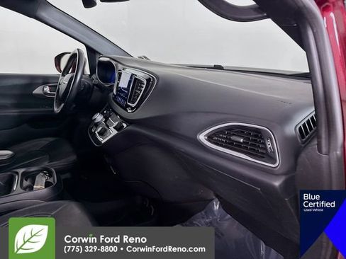 Used 2020 Chrysler Pacifica Touring-L AWD/4WD image 33