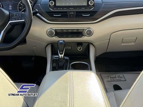 Used 2024 Nissan Altima 2.5 SV image 22