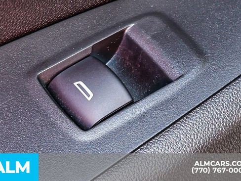 Used 2025 Chevrolet Trax LT FWD image 48