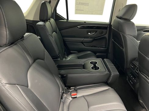 New 2025 Honda Pilot Touring image 41