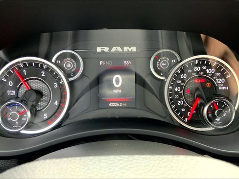 Used 2024 RAM 2500 Big Horn AWD/4WD image 22