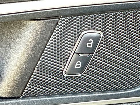 Used 2019 Ford Edge SEL w/ Equipment Group 201A image 21