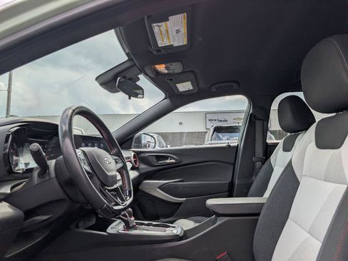 Used 2024 Chevrolet Trax RS FWD image 10