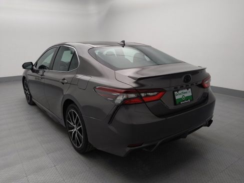 Used 2022 Toyota Camry SE image 5