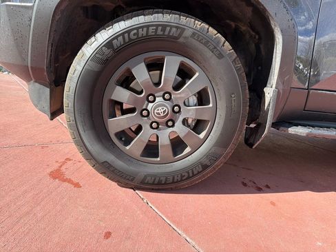 Used 2025 Toyota Land Cruiser w/ Premium Package image 37