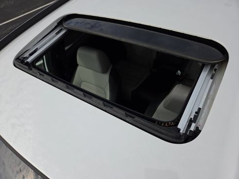 Certified 2025 Honda CR-V Sport Touring image 4