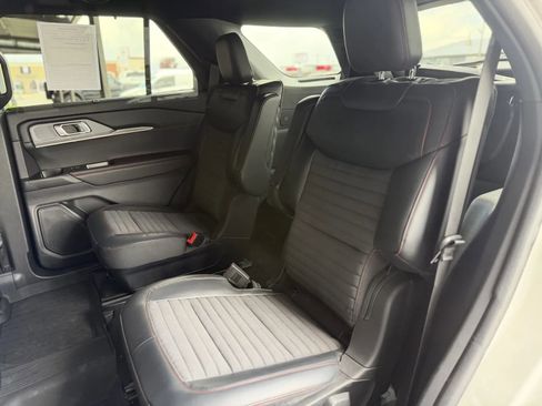 Used 2025 Ford Explorer ST-Line w/ Premium Package AWD/4WD image 16