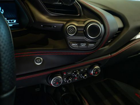 Used 2019 Ferrari 488 GTB RWD image 14