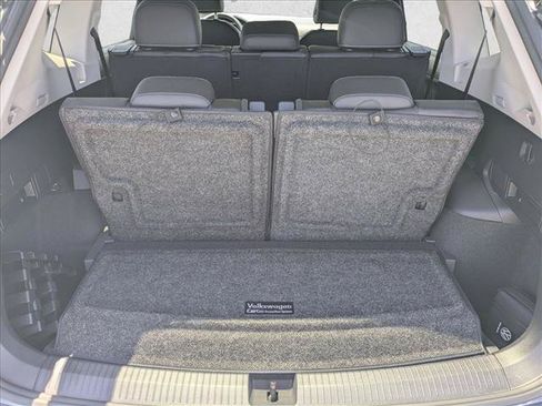 Used 2023 Volkswagen Tiguan SE FWD image 6