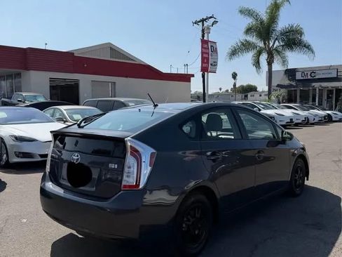 Used 2015 Toyota Prius Two image 5