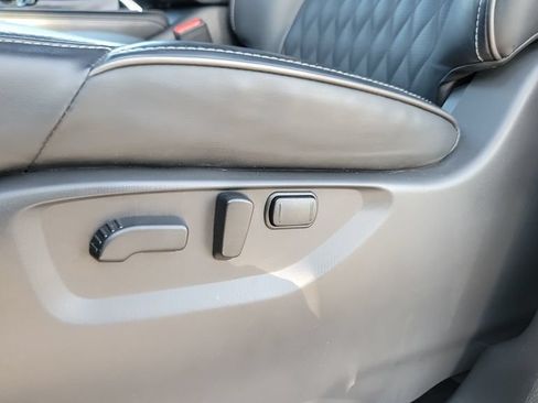 Used 2024 INFINITI QX80 Sensory AWD/4WD image 16