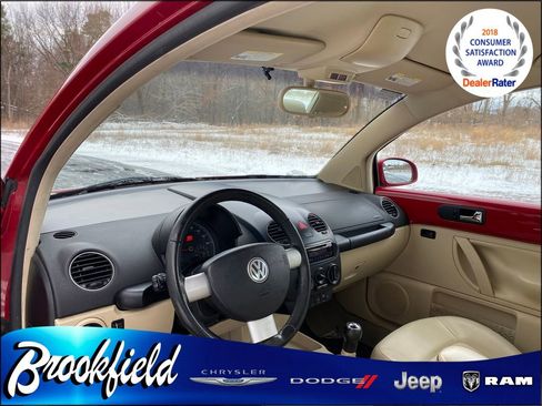 Used 2010 Volkswagen Beetle Coupe image 22