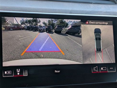 Used 2023 Audi e-tron Premium Plus w/ Premium Plus Package image 25