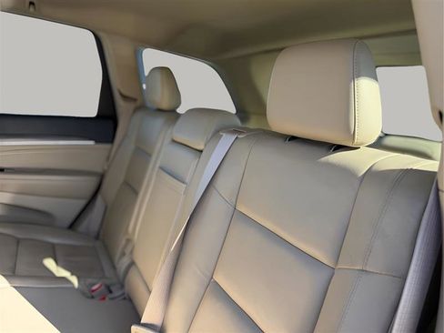 Used 2017 Jeep Grand Cherokee Limited image 22