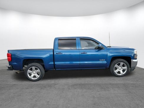 Used 2018 Chevrolet Silverado 1500 LT w/ Texas Edition image 2