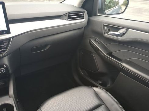 Used 2024 Ford Escape Platinum image 16