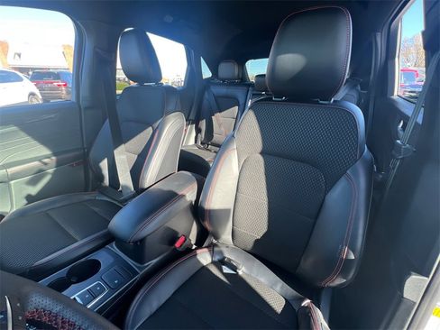 Used 2025 Ford Escape ST-Line Elite image 25
