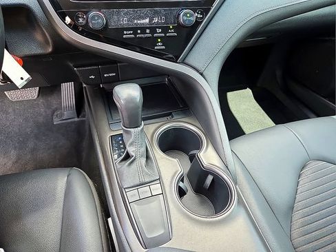 Used 2024 Toyota Camry SE FWD image 25