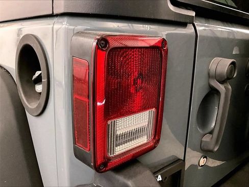 Used 2014 Jeep Wrangler Unlimited Sport w/ Quick Order Package 23S AWD/4WD image 29