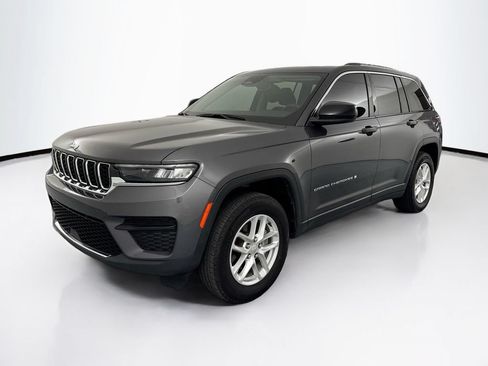 Used 2024 Jeep Grand Cherokee Laredo X RWD image 1