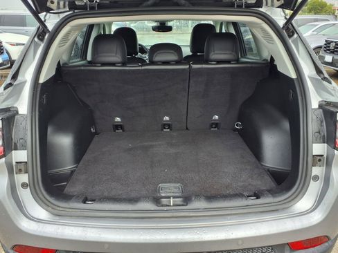 Used 2019 Jeep Compass Latitude FWD image 19