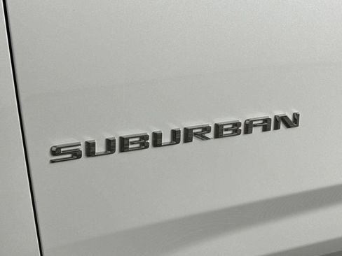 Certified 2026 Chevrolet Suburban High Country AWD/4WD image 21