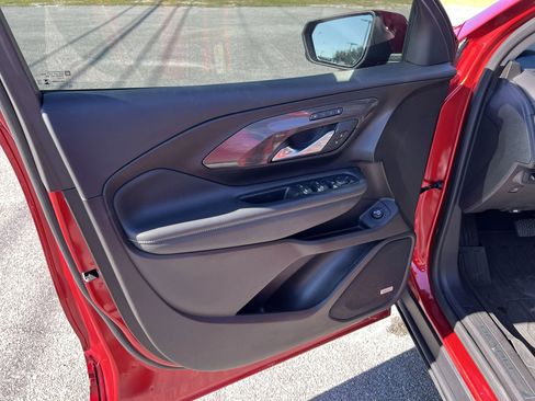 Used 2024 GMC Terrain Denali w/ Denali Premium Package image 10