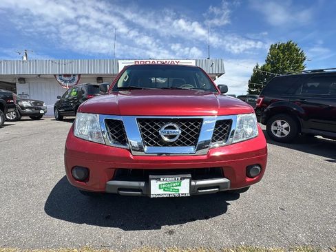 Used 2014 Nissan Frontier SV RWD image 2