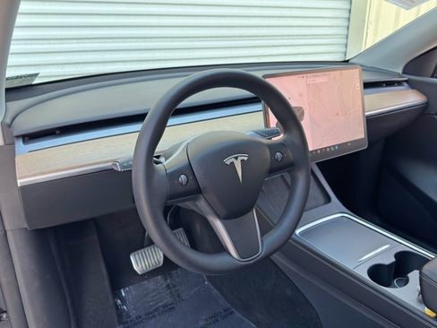 Used 2022 Tesla Model Y Long Range AWD/4WD image 14