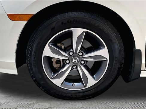 Used 2018 Honda Odyssey Touring image 11