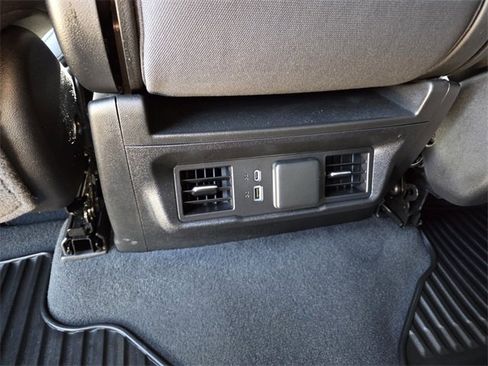 Used 2025 Chevrolet Silverado 2500 LT w/ Convenience Package image 17