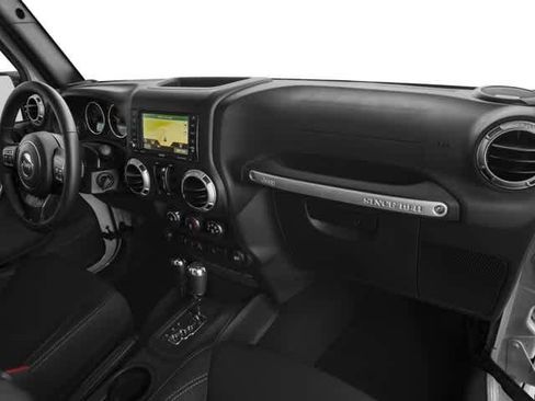 Used 2016 Jeep Wrangler Unlimited Rubicon AWD/4WD image 18