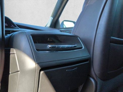 Used 2023 Cadillac Escalade ESV Sport Platinum w/ LPO, ONYX Package AWD/4WD image 19
