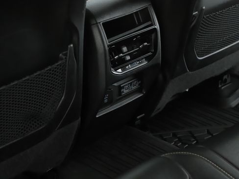 Used 2023 Jeep Grand Cherokee Altitude AWD/4WD image 7