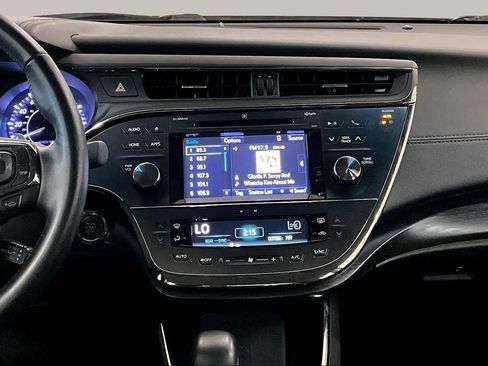 Used 2017 Toyota Avalon Limited FWD image 6