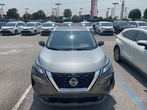 Used 2021 Nissan Rogue SL FWD image 3
